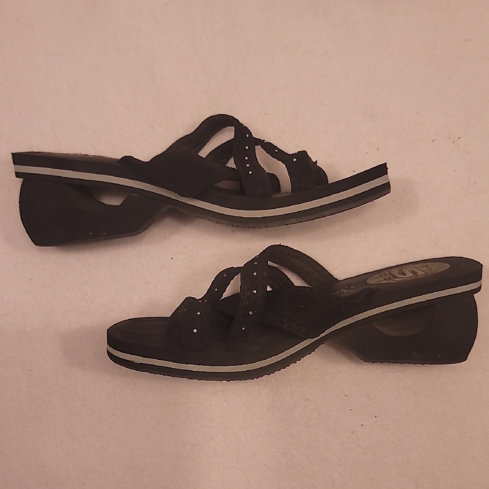 0654. NWOTs ~ Skechers Black Sandals with Thong Design and Studded Straps - Picture 5 of 10